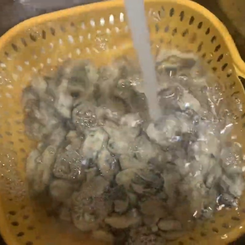 Bước 1 Sơ chế nguyên liệu Hà sốt cà chua