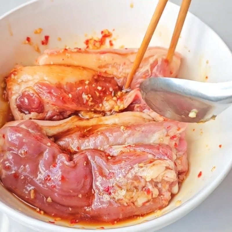 Bước 1 Sơ chế nguyên liệu Bì cuốn miền Tây