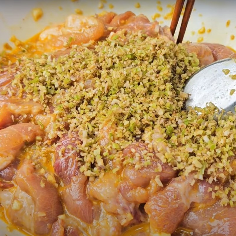 Bước 2 Sơ chế và ướp thịt heo Bánh mì thịt xiên nướng