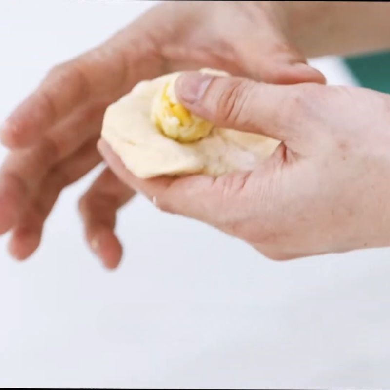 Bước 3 Tạo hình bánh Bánh bắp phô mai