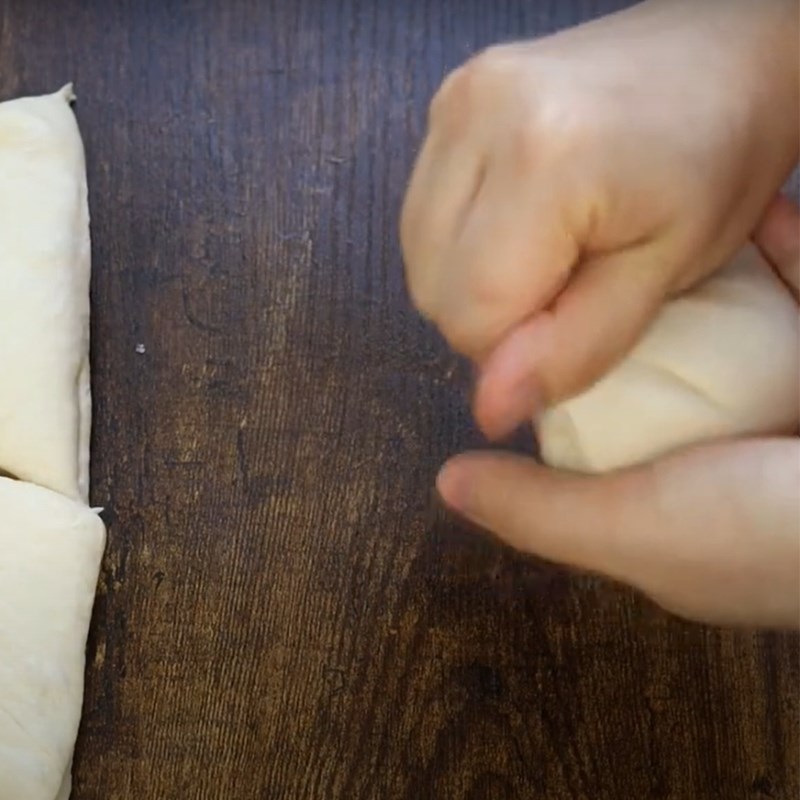 Bước 4 Tạo hình bánh và ủ lần 2 Bánh mì xúc xích chà bông