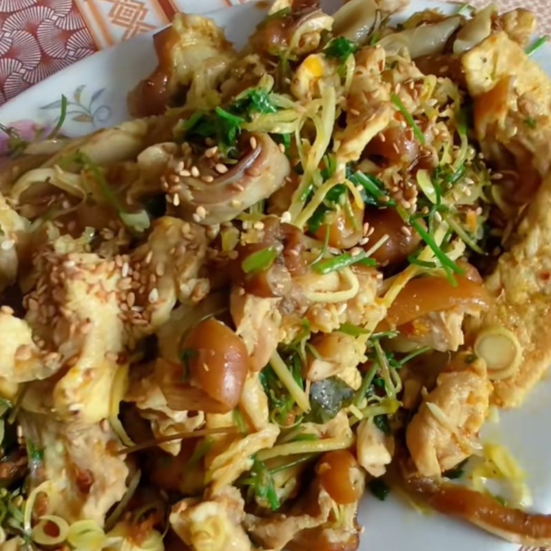 Bước 4 Thành phẩm Thỏ xào rau má