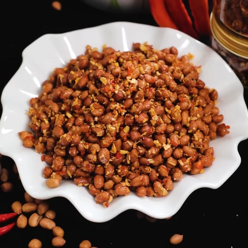 Bước 3 Thành phẩm Lạc rang tỏi ớt (lạc rang cháy tỏi)