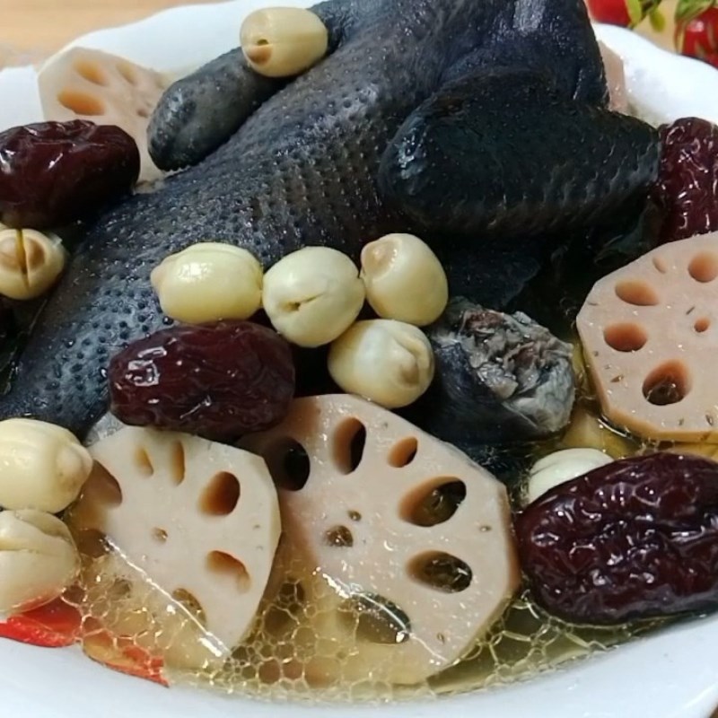 Bước 3 Thành phẩm Gà ác hầm hạt sen táo đỏ