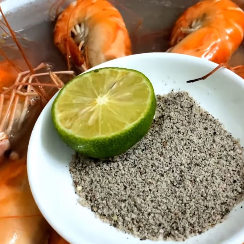 Bước 4 Thưởng thức Cách làm tôm càng xanh hấp nước dừa