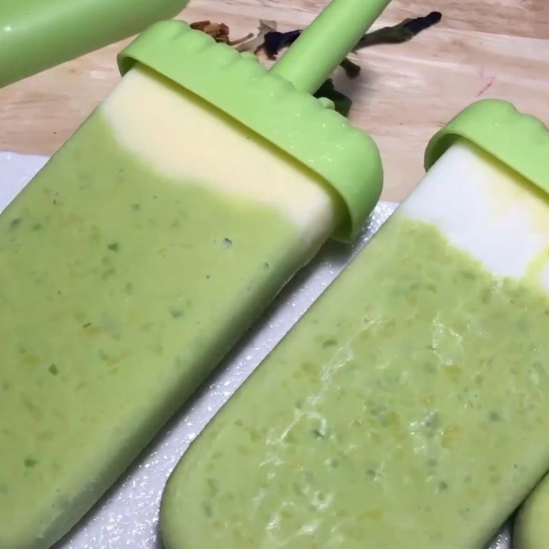 Bước 4 Thưởng thức Cách làm kem bơ không cần whipping cream