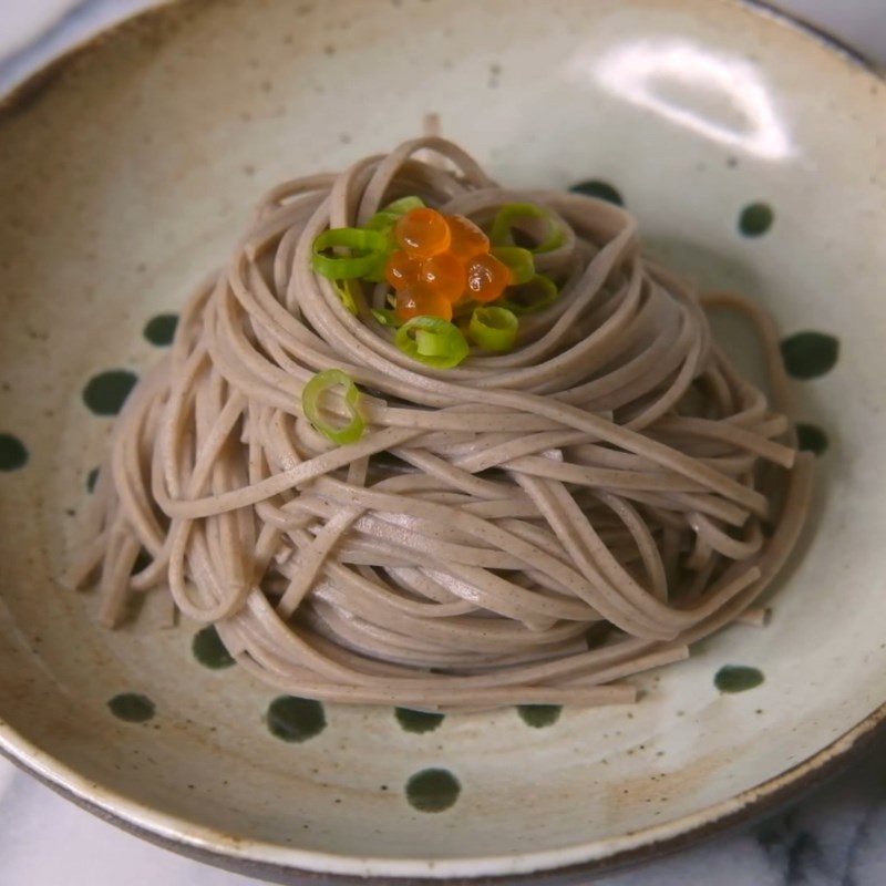 Bước 4 Trình bày và thưởng thức Mì soba lạnh