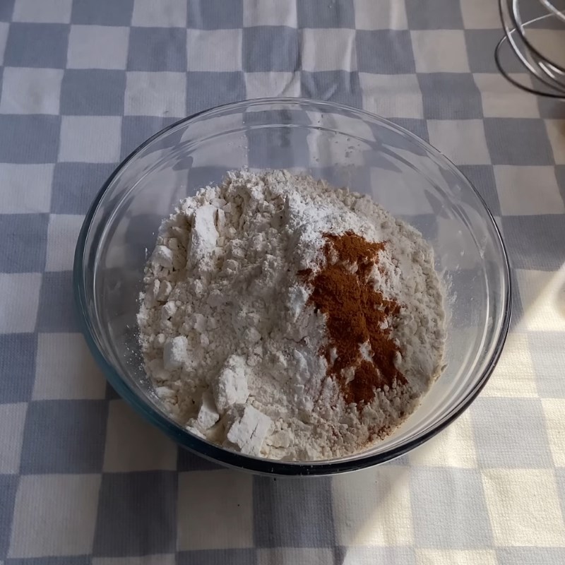 Bước 2 Trộn bột Bánh quy chocolate chip mềm