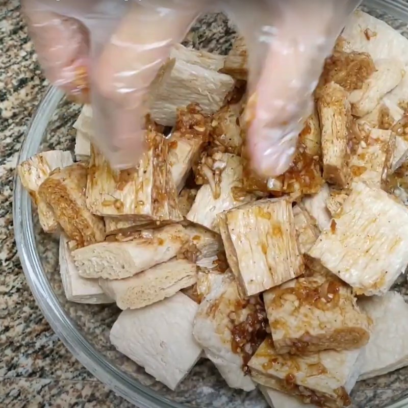 Bước 2 Ướp sườn non chay Bún thịt nướng chay