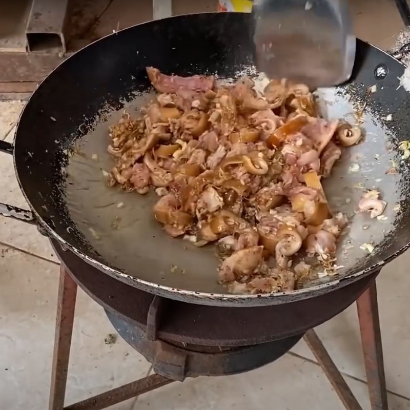 Bước 3 Xào thịt thỏ Thỏ xào rau má