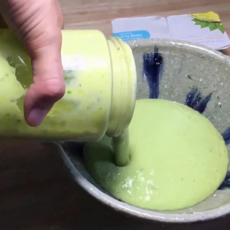 Bước 2 Xay bơ Cách làm kem bơ không cần whipping cream