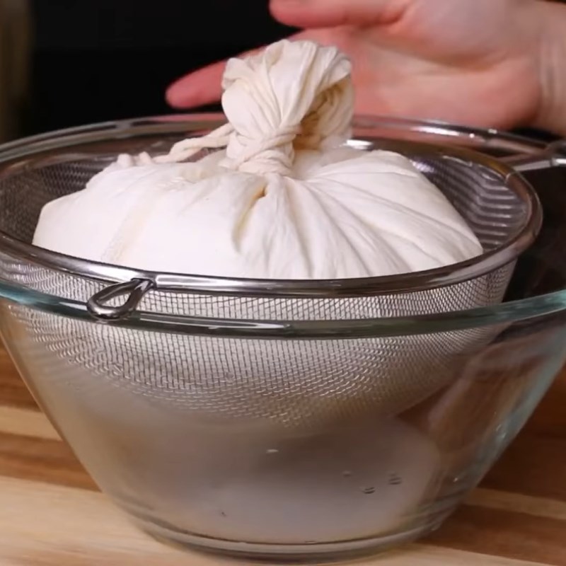 Bước 1 Xay bột nếp Chè sủi dìn