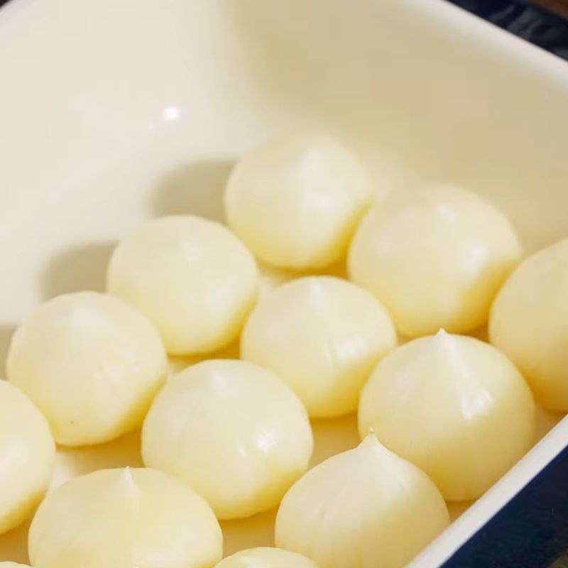 Bước 1 Bóc vỏ tỏi Tỏi confit