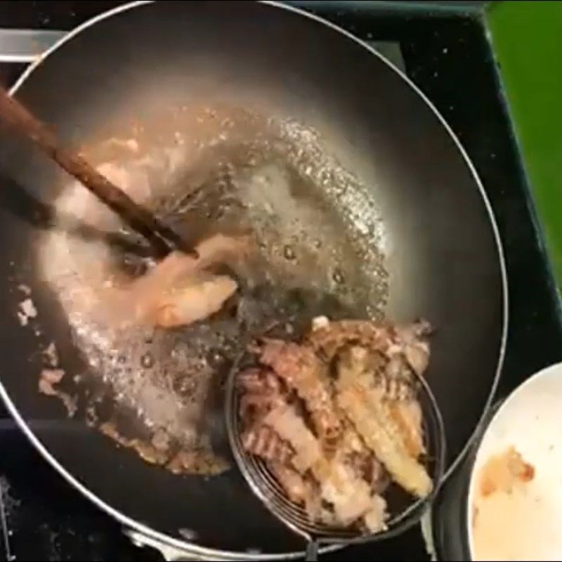 Bước 2 Chiên bề bề Bề bề xào sả ớt