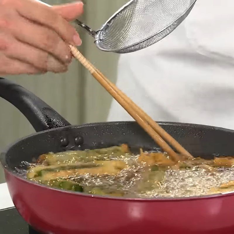 Bước 4 Chiên bò lá lốt Bò chiên lá lốt