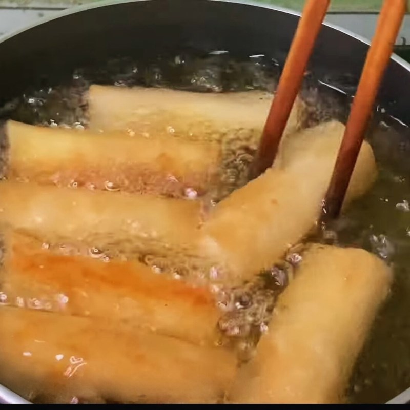 Bước 5 Chiên chả giò Chả giò hải sản phô mai kéo sợi