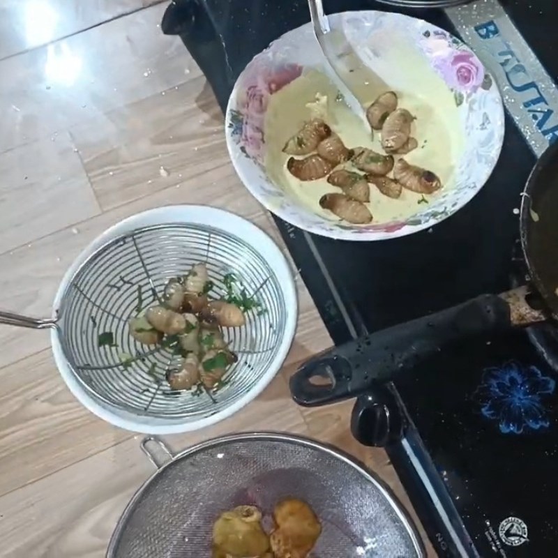 Bước 2 Chiên đuông dừa Đuông dừa tẩm bột chiên giòn