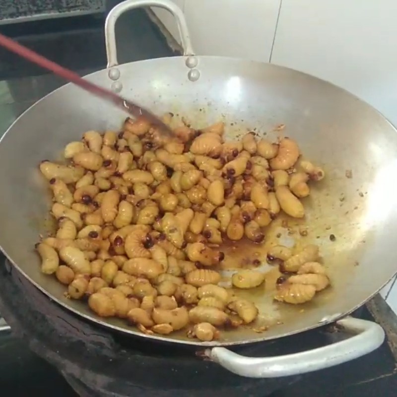 Bước 2 Chiên đuông dừa Đuông dừa chiên nước mắm