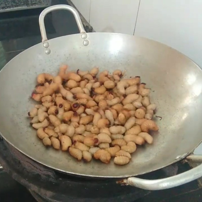 Bước 2 Chiên đuông dừa Đuông dừa chiên nước mắm