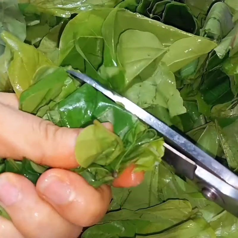 Bước 2 Chuẩn bị lá cách Lươn um lá cách