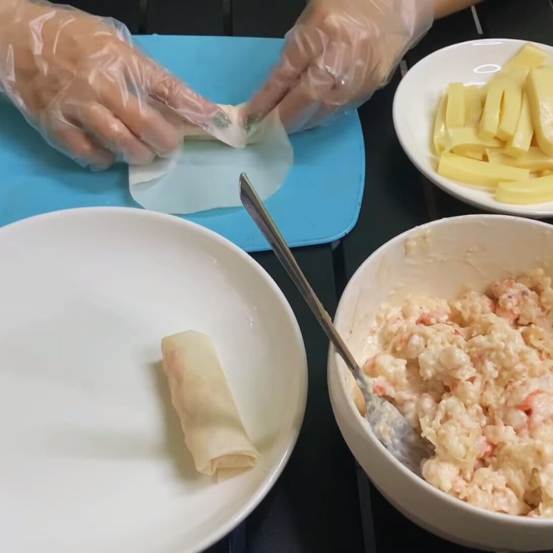 Bước 4 Cuốn chả giò Chả giò hải sản phô mai kéo sợi