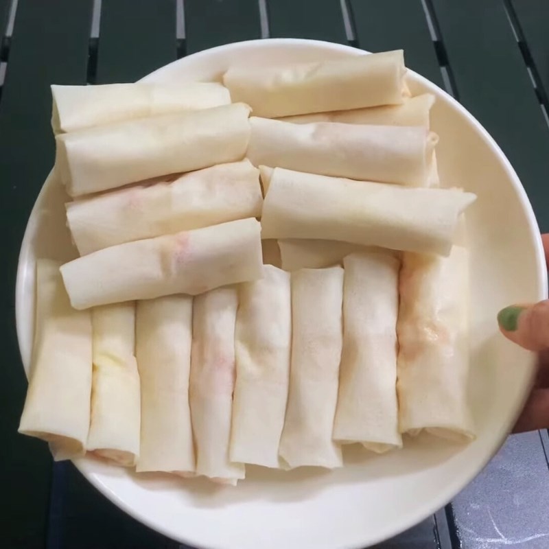 Bước 4 Cuốn chả giò Chả giò hải sản phô mai kéo sợi