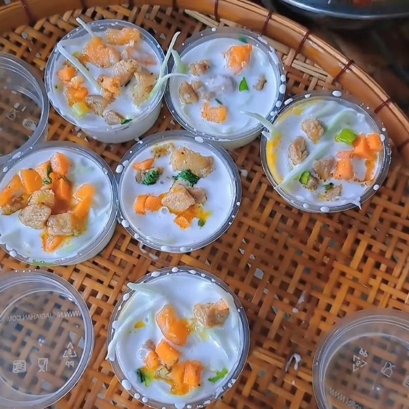 Bước 5 Đổ khuôn bánh Bánh bầu Sóc Trăng