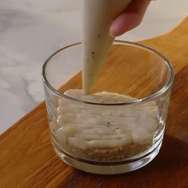 Bước 13 Lắp ráp bánh Bánh ô long nhài nhãn