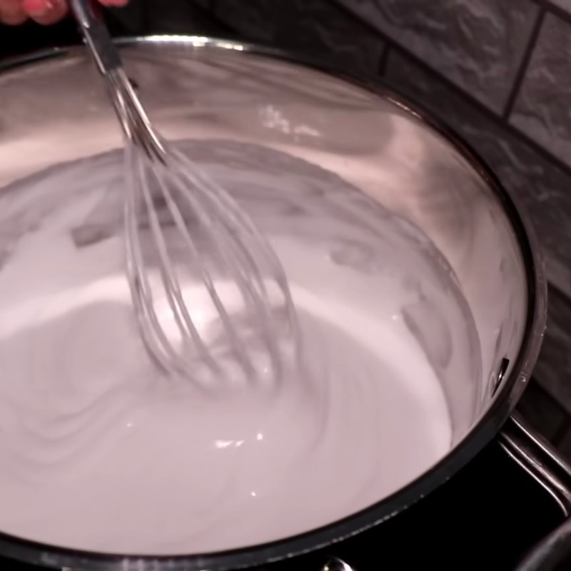 Bước 2 Nấu bột (khuấy trùng) Bánh bột (bánh đúc người Hoa)