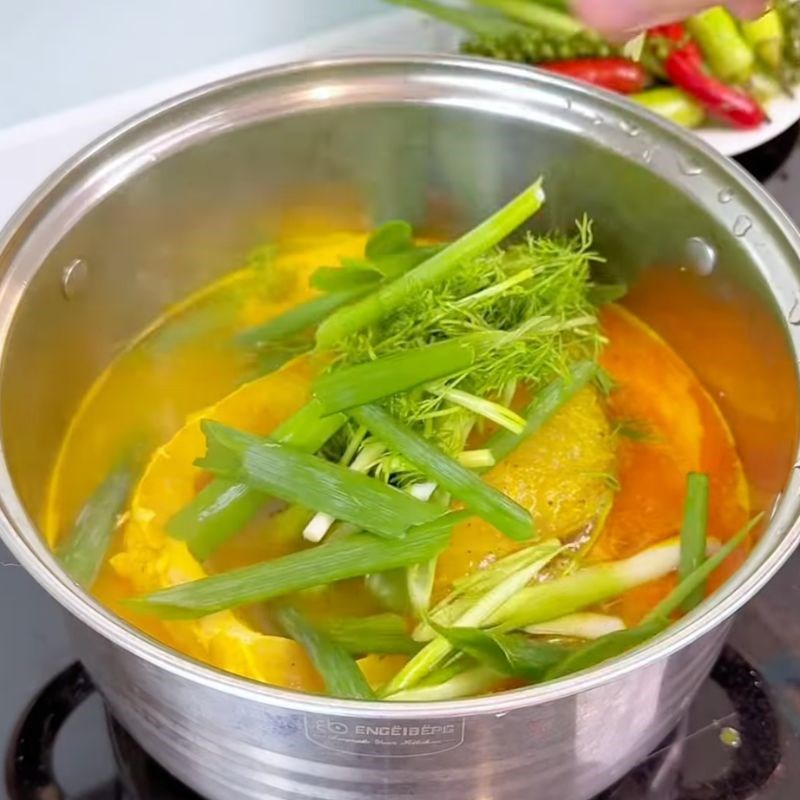 Bước 4 Nấu cá mẻ nghệ Cá nấu mẻ nghệ