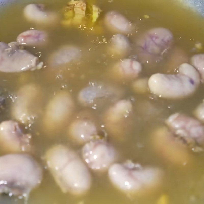 Bước 2 Nấu canh kê gà Canh kê gà nấu nấm