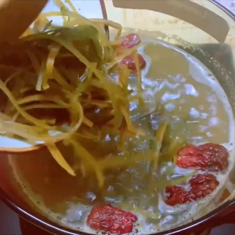 Bước 2 Nấu chè Chè đậu xanh táo đỏ