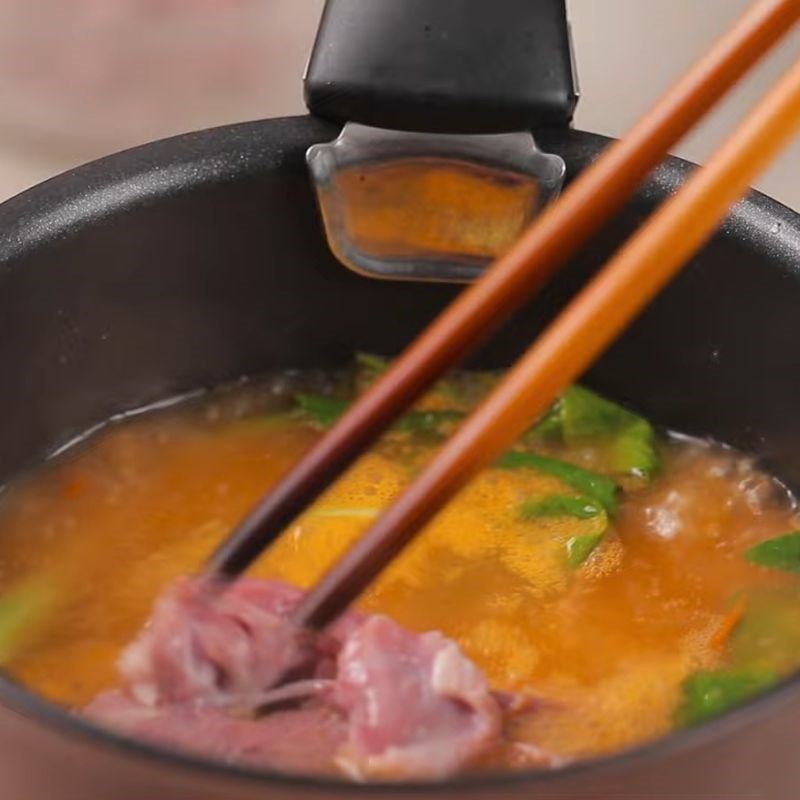 Bước 3 Nấu mì và thưởng thức Mì tim cật chua cay