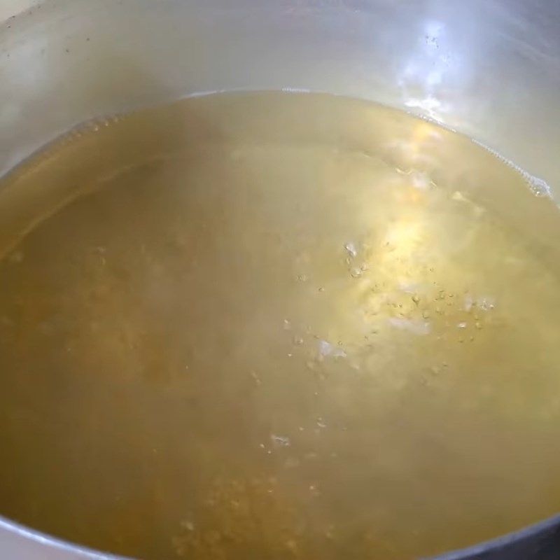 Bước 1 Nấu nước màu dừa Nước màu dừa