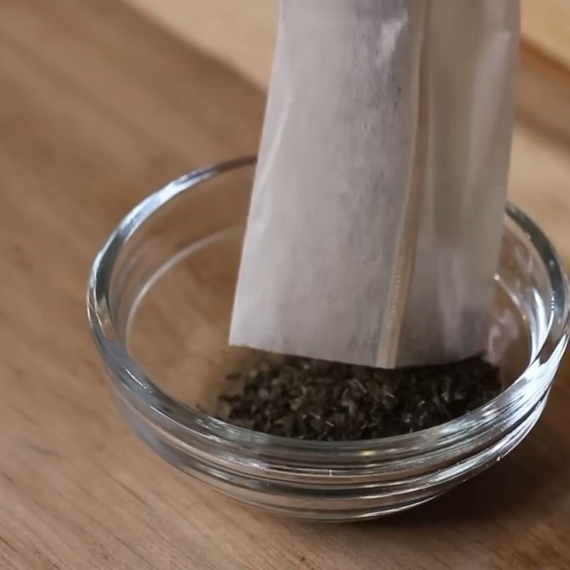 Bước 1 Ngâm kem tươi với trà ô long Bánh ô long nhài nhãn