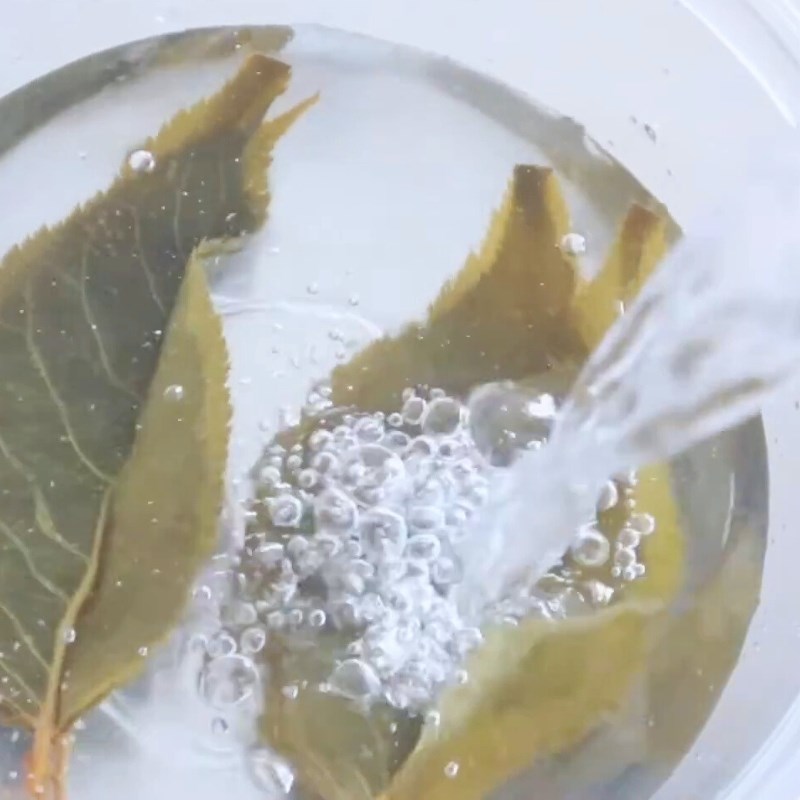 Bước 1 Ngâm lá anh đào muối Bánh mochi anh đào