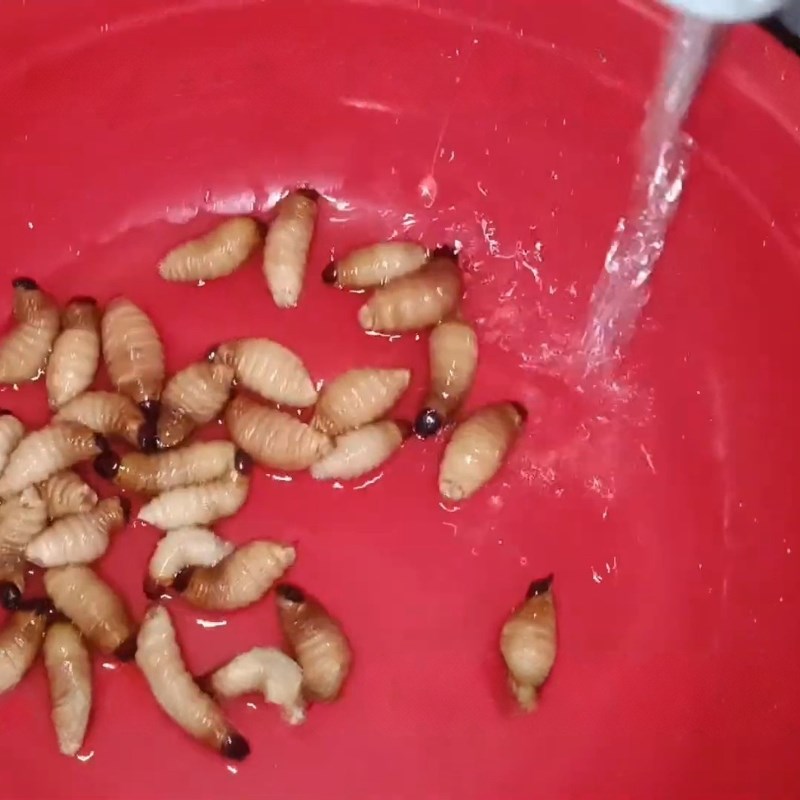 Bước 1 Sơ chế đuông dừa Đuông dừa tẩm bột chiên giòn