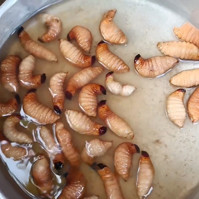 Bước 1 Sơ chế đuông dừa Đuông dừa tẩm bột chiên giòn