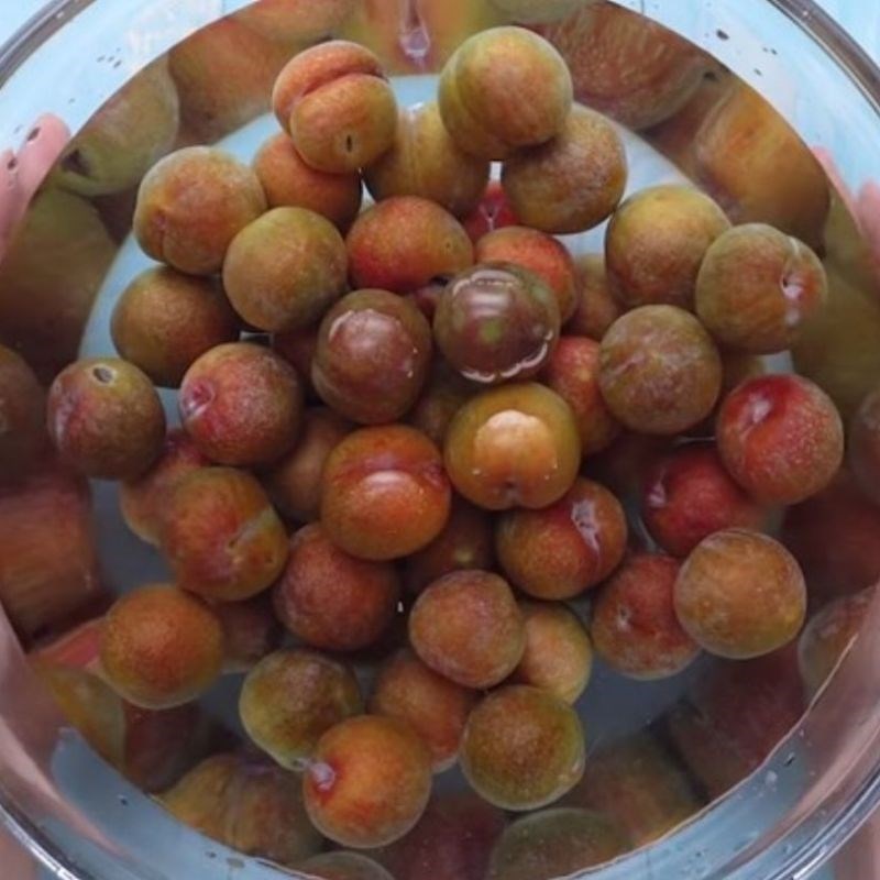 Bước 1 Sơ chế mận Mận sấy dẻo