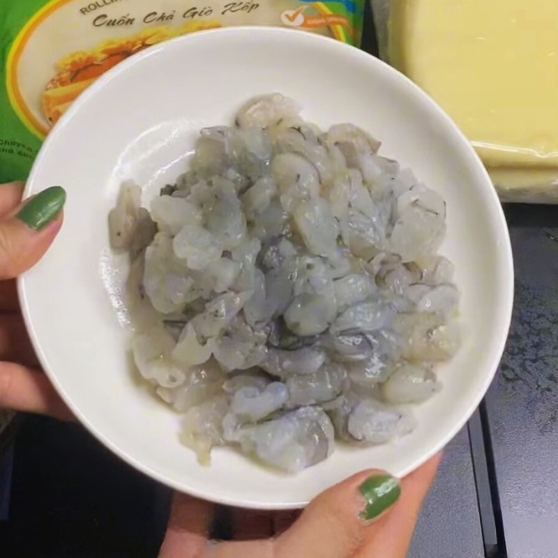 Bước 1 Sơ chế nguyên liệu Chả giò hải sản phô mai kéo sợi