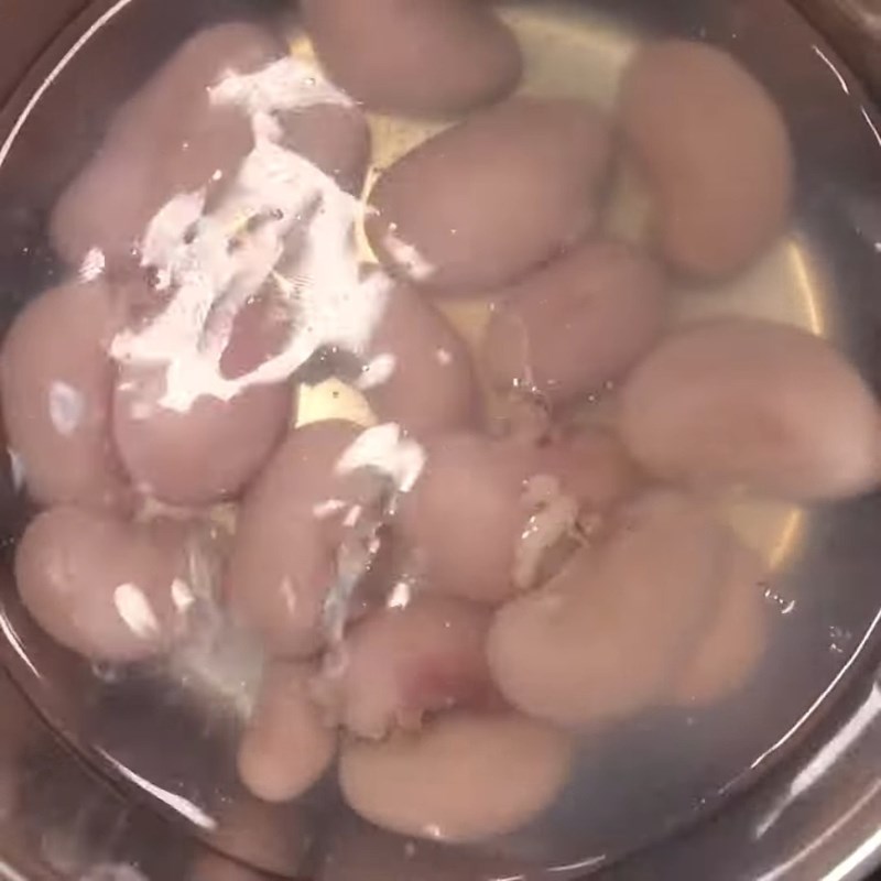 Bước 1 Sơ chế nguyên liệu Canh kê gà nấu nấm