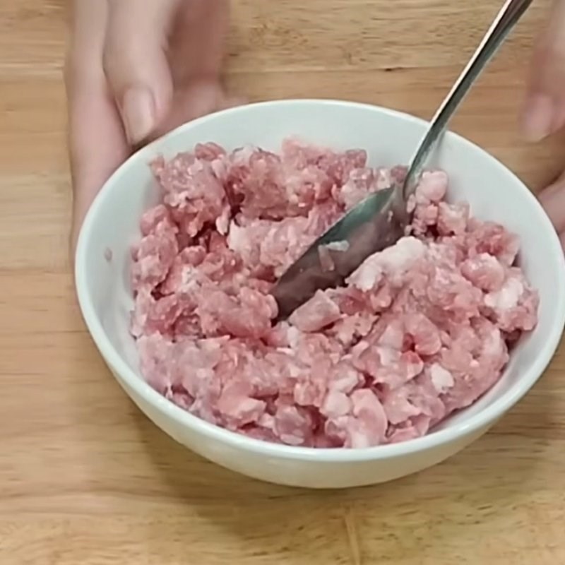 Bước 1 Sơ chế nguyên liệu Bánh xếp người Hoa