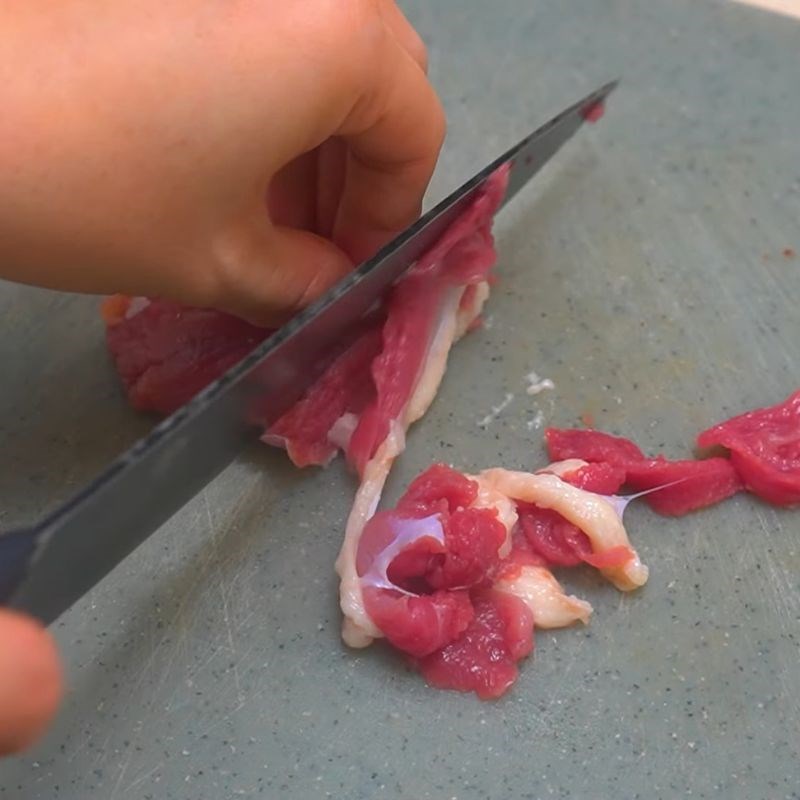 Bước 1 Sơ chế và xào thịt vịt và tôm Bánh canh vịt nước cốt dừa