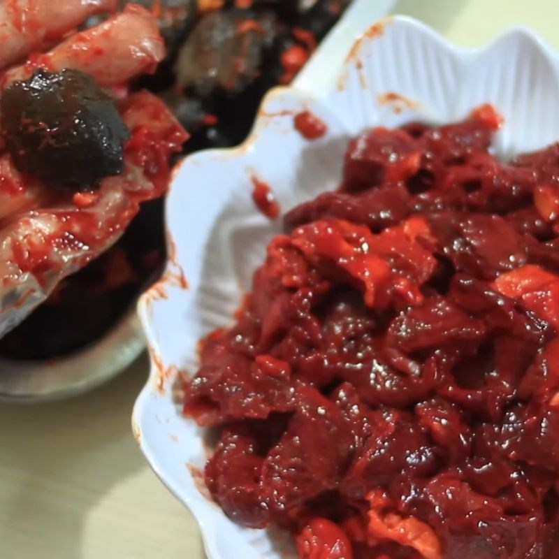 Bước 3 Tách hạt gấc Dầu gấc