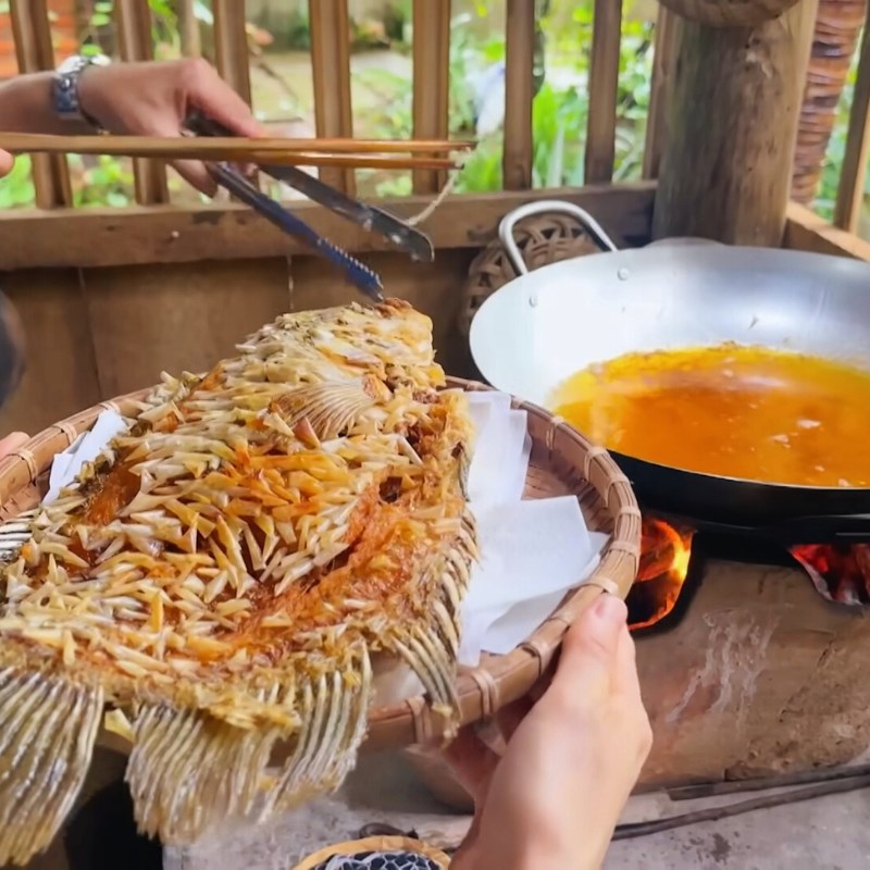 Bước 4 Thành phẩm Cá tai tượng chiên xù cuốn bánh tráng