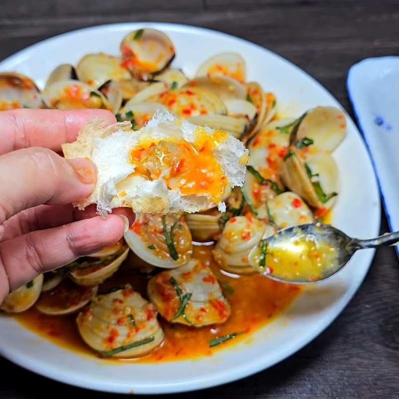 Bước 4 Thành phẩm Ngao sốt bơ tỏi