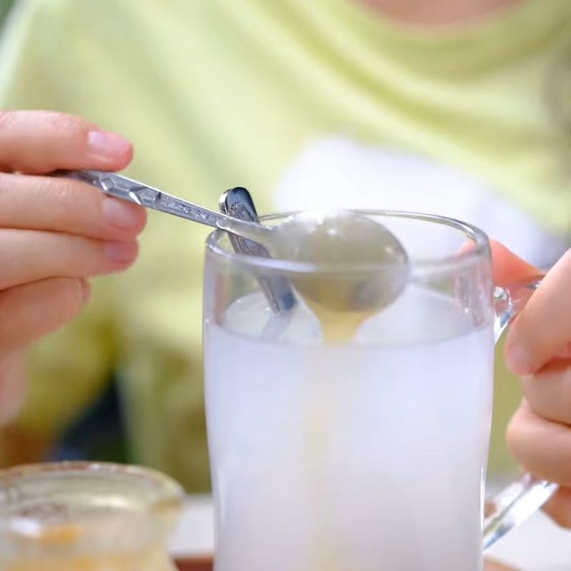 Bước 3 Thêm đường thốt nốt tạo vị ngọt Nước bột sắn dây