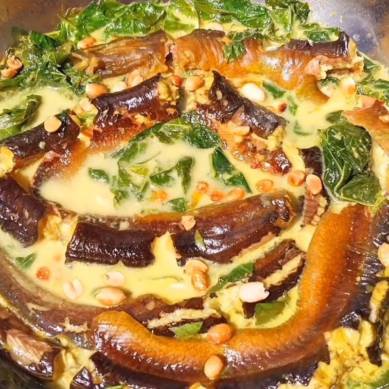 Bước 6 Thưởng thức Lươn um lá cách
