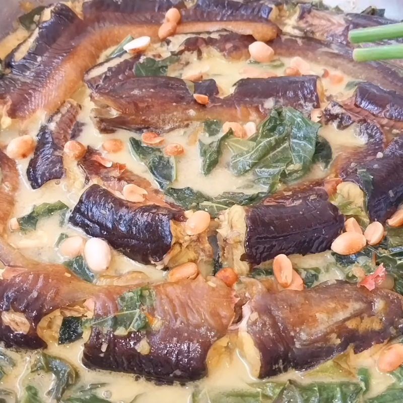 Bước 5 Thưởng thức Lươn um lá nhàu
