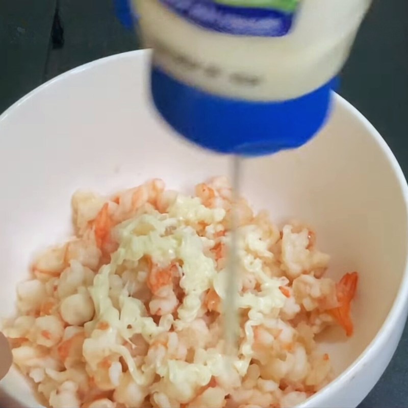 Bước 3 Trộn nhân Chả giò hải sản phô mai kéo sợi